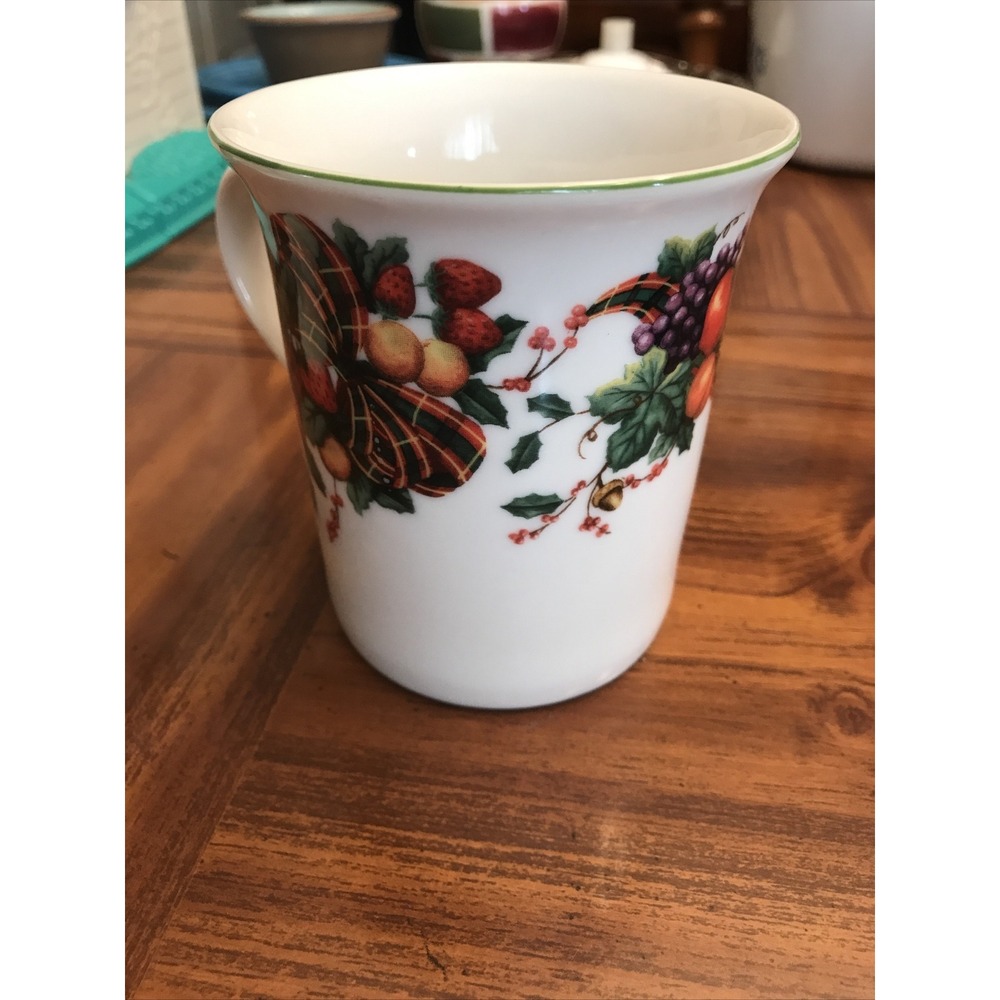 William James Chritmas Holiday‎ Coffee Cup Mug Plaid Ribbon